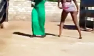 ஆப்பிரிக்க பெண்கள் த ...