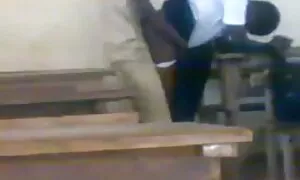 வகுப்பில் உள்ள ஆப்பி ...